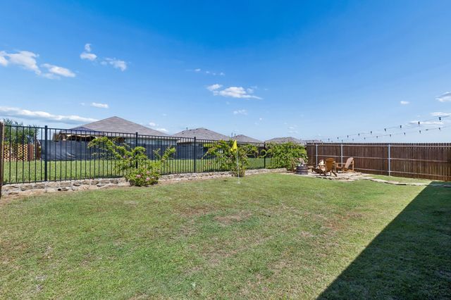 16616 Porterfield Lane, Justin, TX 76247
