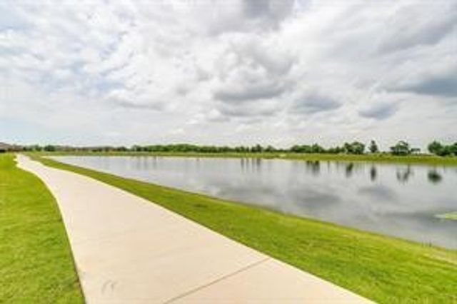 16616 Porterfield Lane, Justin, TX 76247