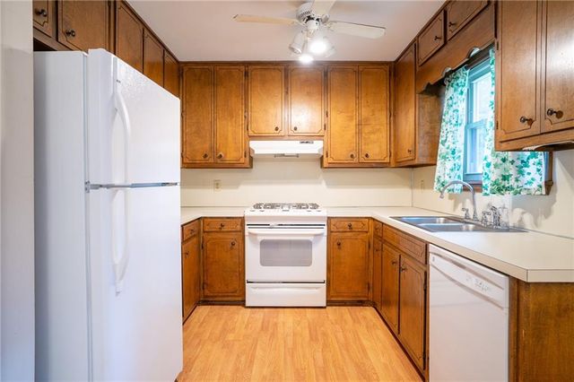 724 Ridge Avenue, Stone Mountain, GA 30083
