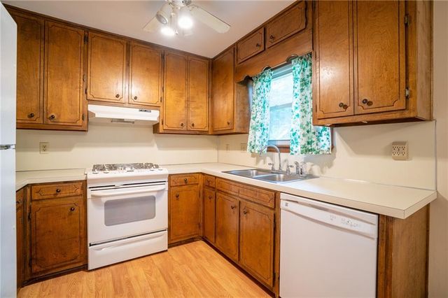 724 Ridge Avenue, Stone Mountain, GA 30083