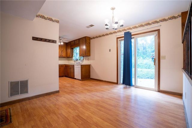 724 Ridge Avenue, Stone Mountain, GA 30083