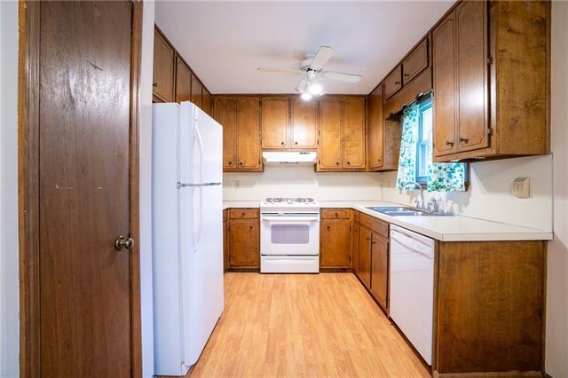 724 Ridge Avenue, Stone Mountain, GA 30083