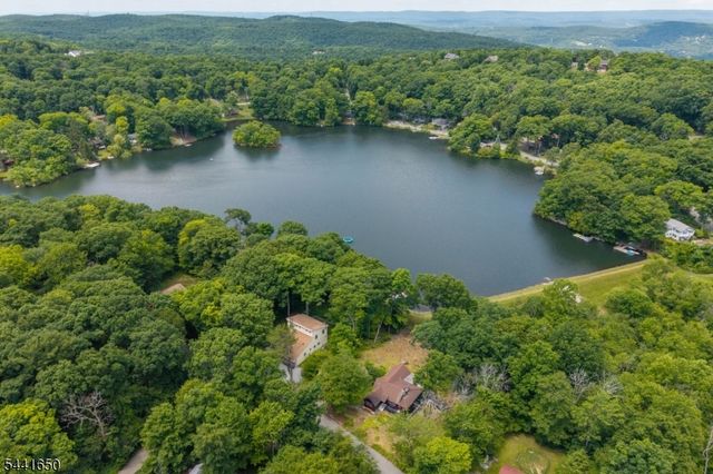 228 Waconia Rd, Vernon Twp., NJ 07422