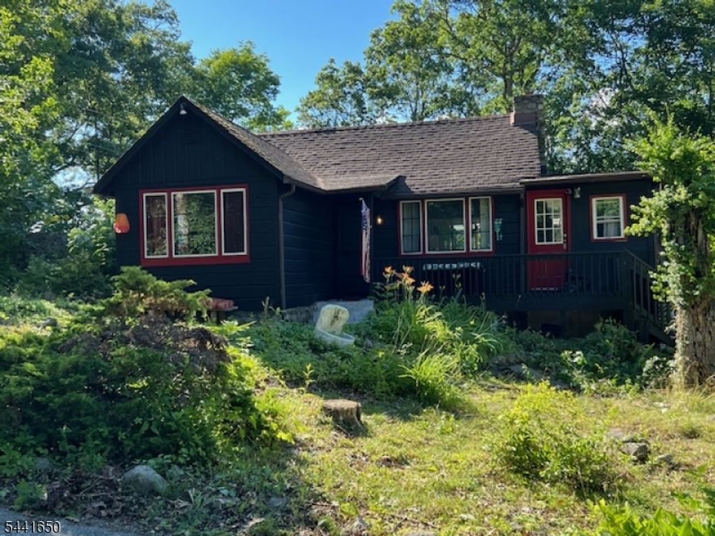 228 Waconia Rd, Vernon Twp., NJ 07422
