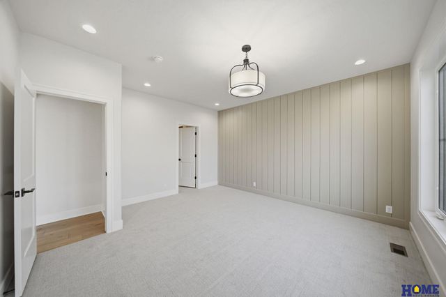 9200 Triana Lane, Lincoln, NE 68520