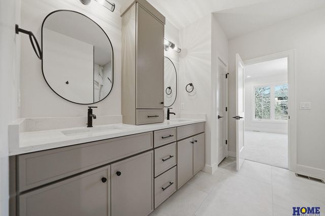 9200 Triana Lane, Lincoln, NE 68520