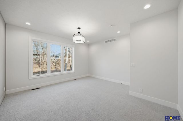 9200 Triana Lane, Lincoln, NE 68520