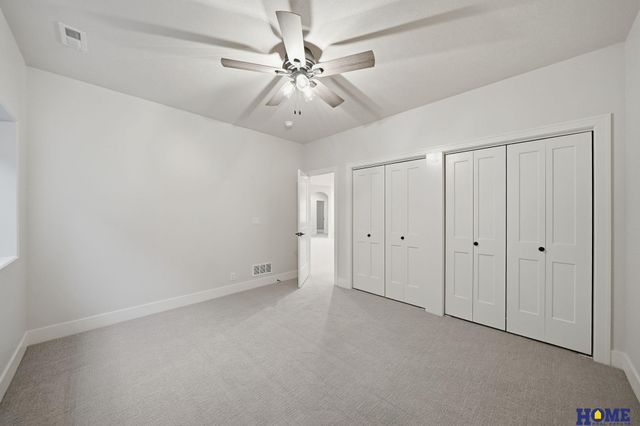 9200 Triana Lane, Lincoln, NE 68520