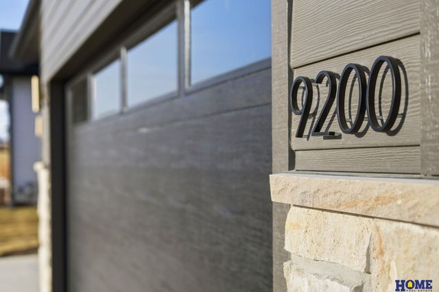 9200 Triana Lane, Lincoln, NE 68520