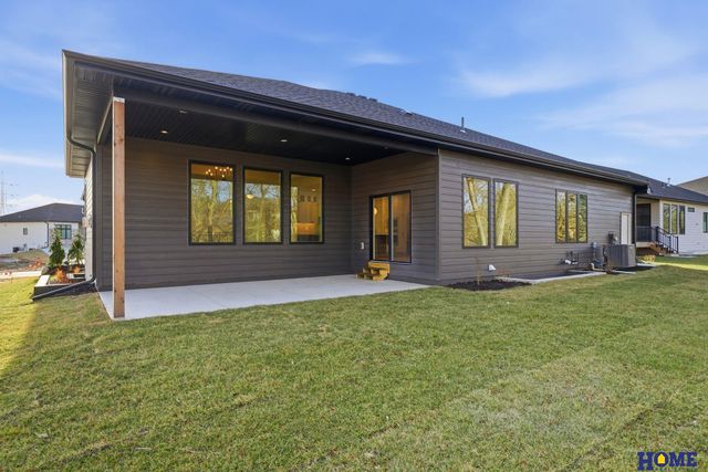 9200 Triana Lane, Lincoln, NE 68520
