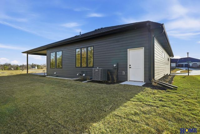 9200 Triana Lane, Lincoln, NE 68520