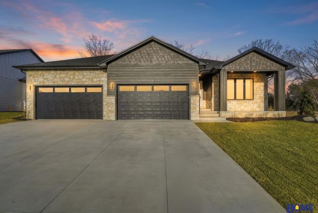 9200 Triana Lane, Lincoln, NE 68520