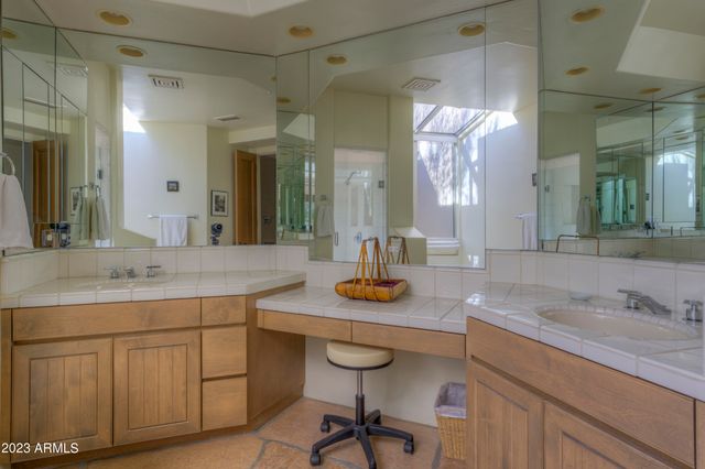 7526 E Club Villa Circle, Scottsdale, AZ 85266