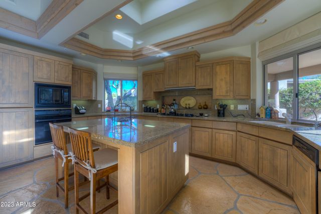 7526 E Club Villa Circle, Scottsdale, AZ 85266