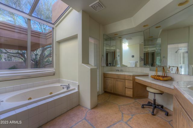 7526 E Club Villa Circle, Scottsdale, AZ 85266