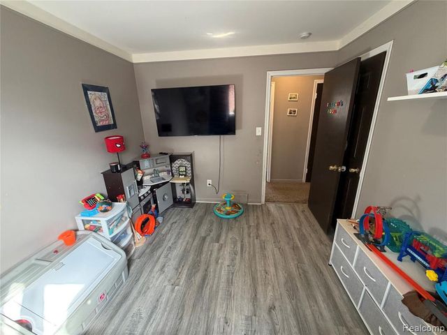 32011 Grandview Avenue, Westland, MI 48186