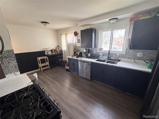 32011 Grandview Avenue, Westland, MI 48186