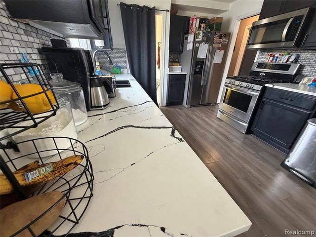 32011 Grandview Avenue, Westland, MI 48186