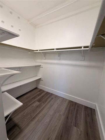 5050 NW 7th St 511, Miami, FL 33126