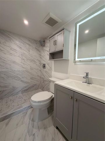 5050 NW 7th St 511, Miami, FL 33126