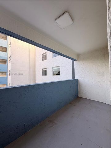 5050 NW 7th St 511, Miami, FL 33126