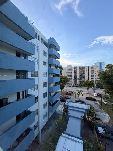 5050 NW 7th St 511, Miami, FL 33126