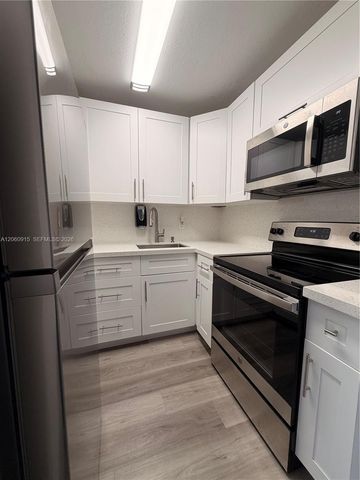 5050 NW 7th St 511, Miami, FL 33126