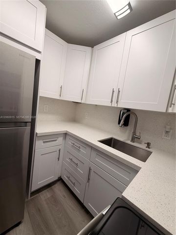 5050 NW 7th St 511, Miami, FL 33126