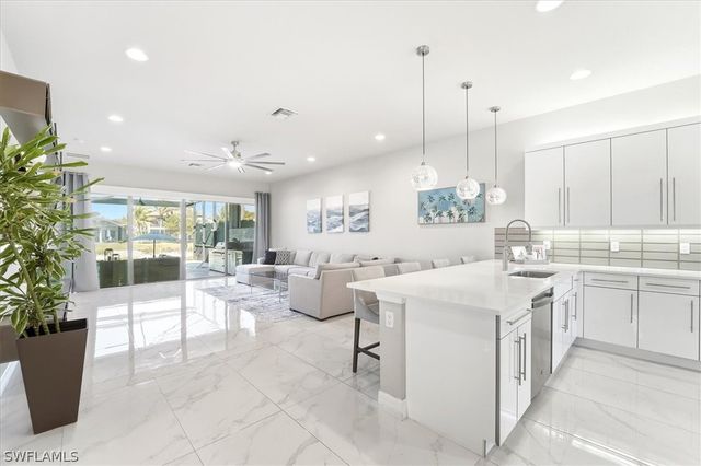 4512 Aurora ST, Naples, FL 34119