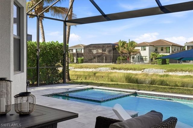 4512 Aurora ST, Naples, FL 34119