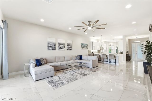 4512 Aurora ST, Naples, FL 34119