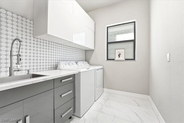 4512 Aurora ST, Naples, FL 34119