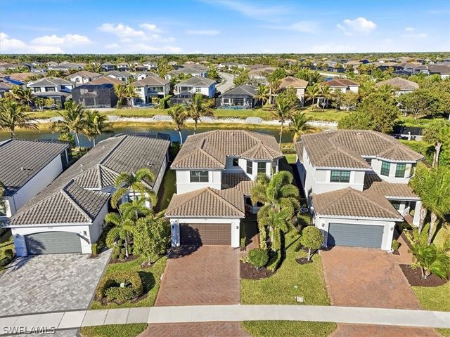 4512 Aurora ST, Naples, FL 34119