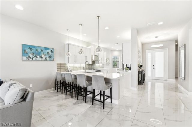 4512 Aurora ST, Naples, FL 34119