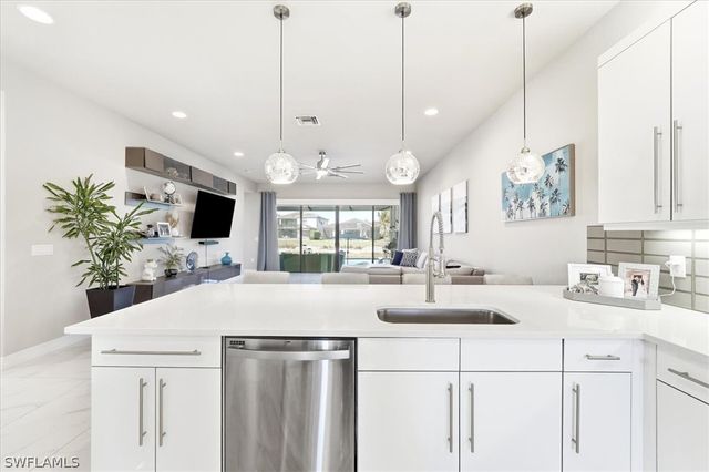 4512 Aurora ST, Naples, FL 34119