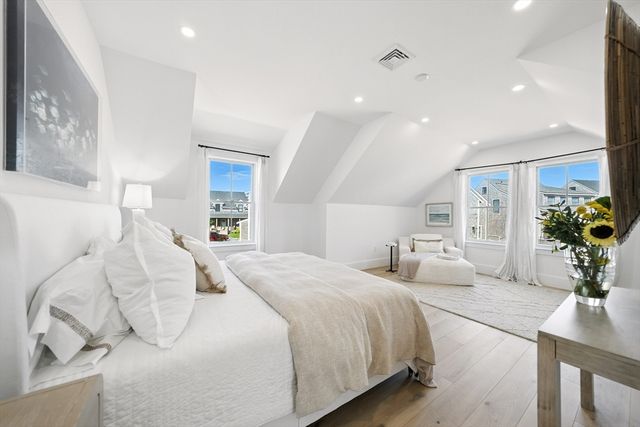 5 Goldenrod Court, Nantucket, MA 02554