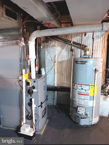 3069 S CONGRESS RD, Camden, NJ 08104