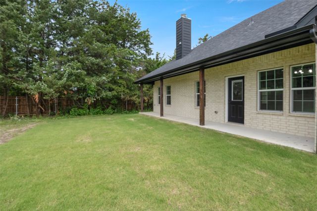 905 W Cardinal Street, Ector, TX 75439