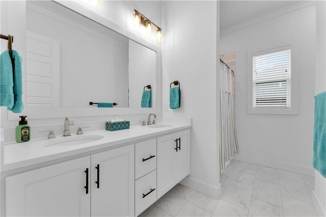 8005 W Bancroft, Rogers, AR 72758