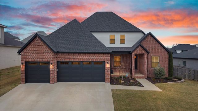 8005 W Bancroft, Rogers, AR 72758