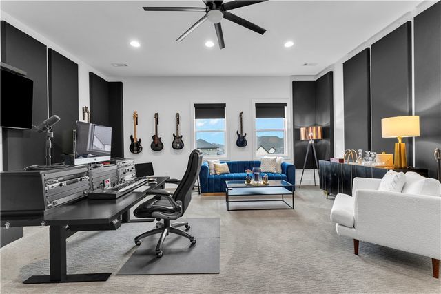 8005 W Bancroft, Rogers, AR 72758