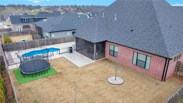 8005 W Bancroft, Rogers, AR 72758