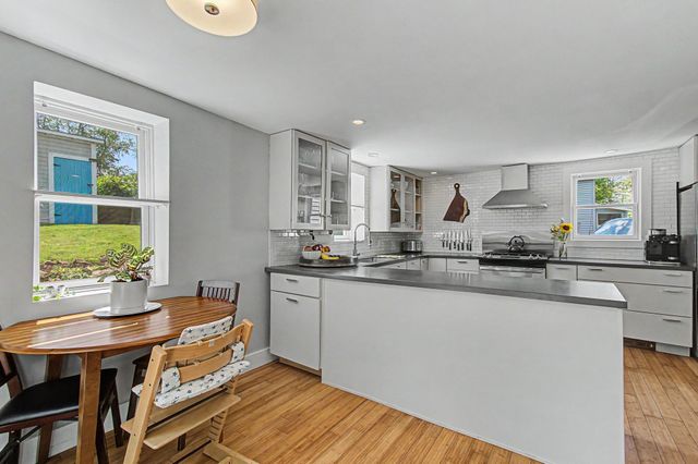 10 Rumsey Lane, Burlington, VT 05408