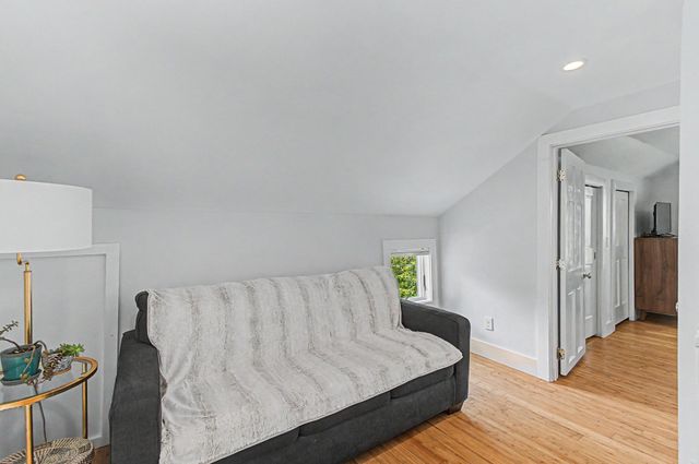 10 Rumsey Lane, Burlington, VT 05408
