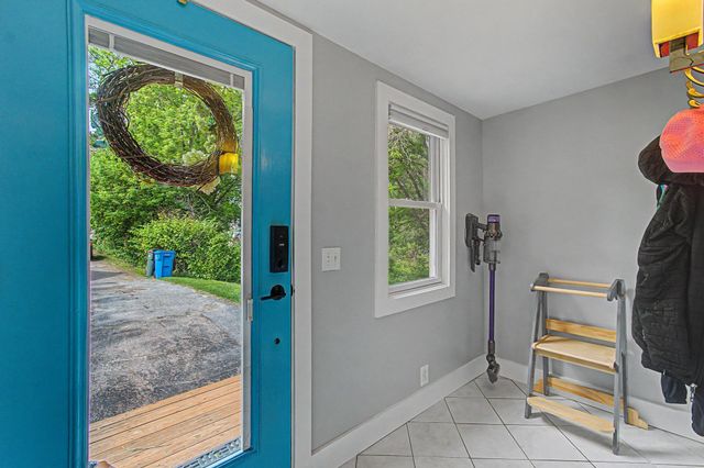10 Rumsey Lane, Burlington, VT 05408