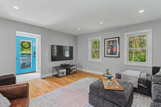 10 Rumsey Lane, Burlington, VT 05408