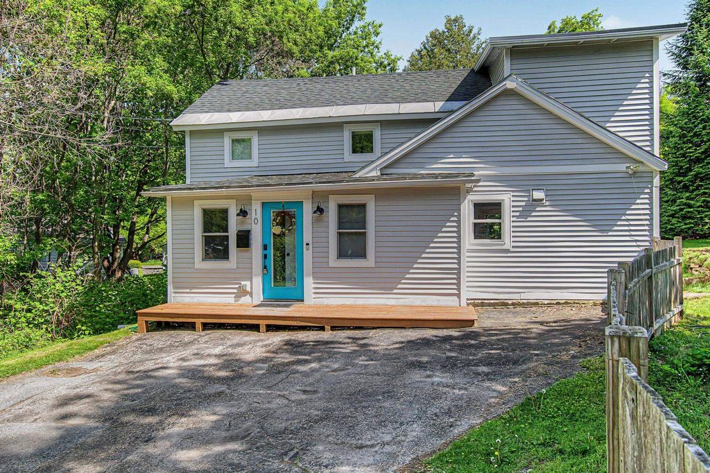 10 Rumsey Lane, Burlington, VT 05408