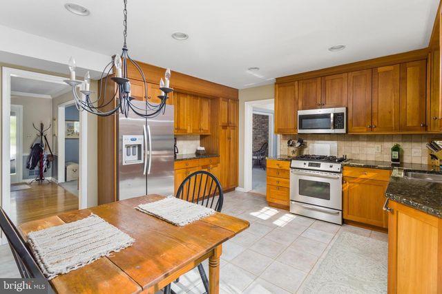 20 JEFFREY LN, East Windsor, NJ 08520