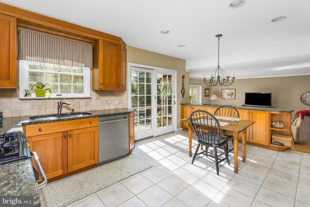 20 JEFFREY LN, East Windsor, NJ 08520