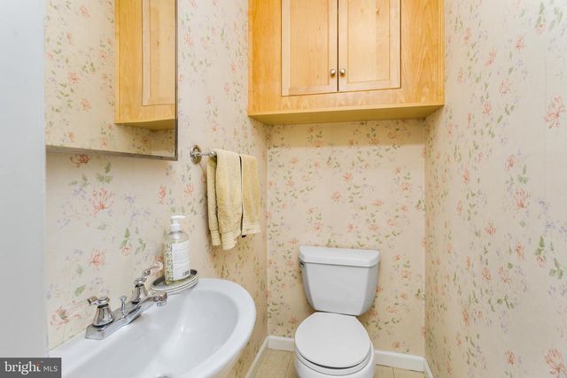 20 JEFFREY LN, East Windsor, NJ 08520